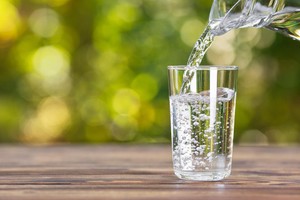 Can you drink sparkling water with Invisalign?